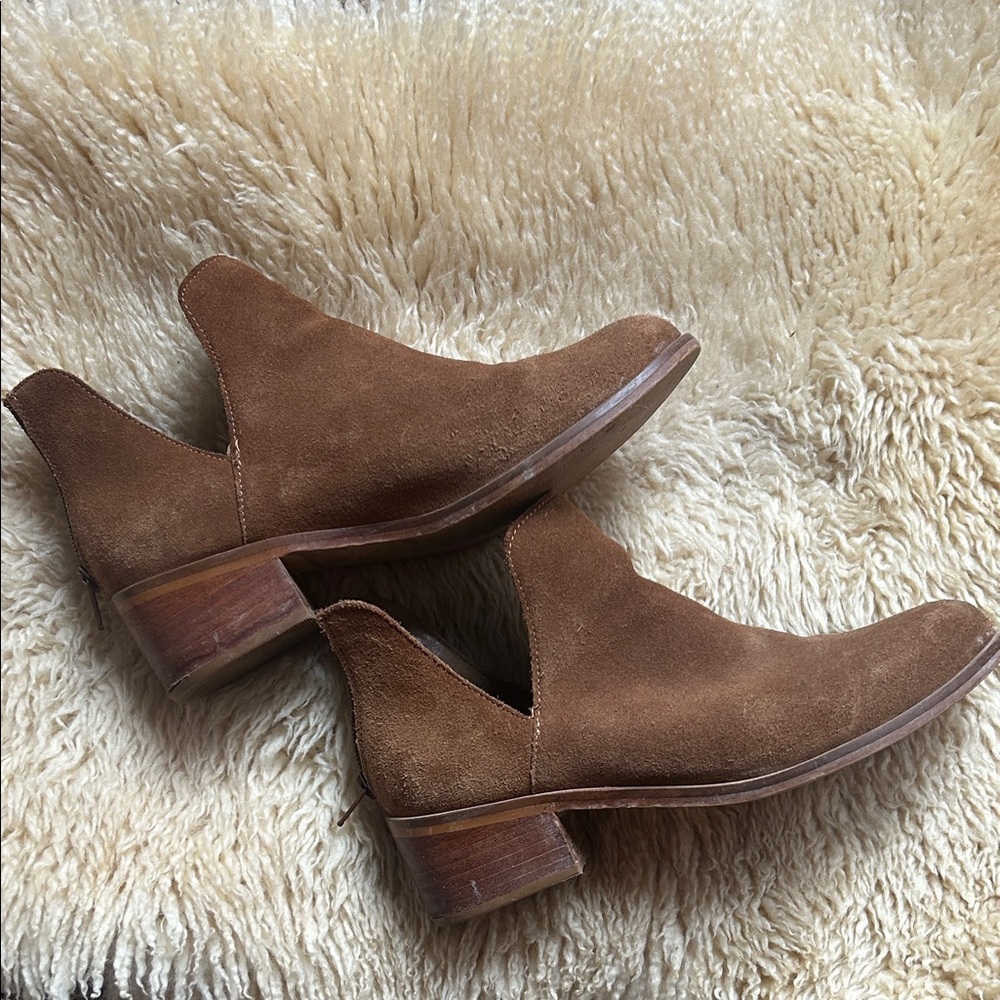 Steve Madden Tan Suede Ankle Booties